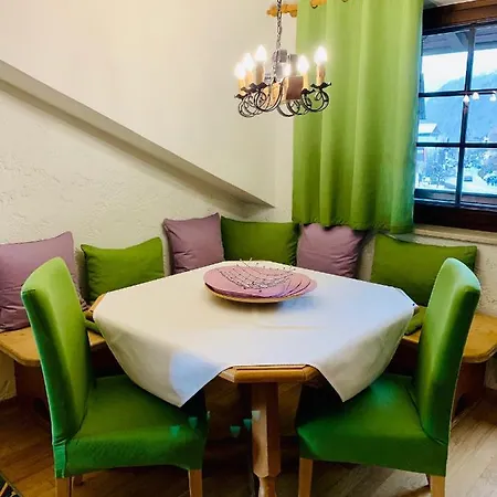 Azalea Apartman *